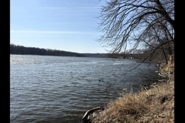 Great Riverfront Opportunity!