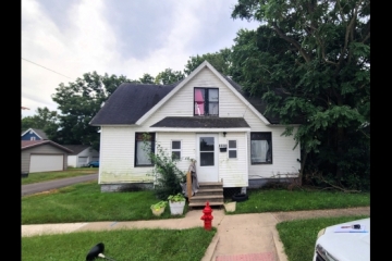 3BR 2BA With Great Potential!