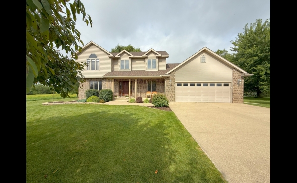 Move in Ready Home on 1+ Acre! 